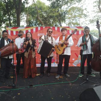 Frans Hence Raranta Pentaskan Seni Musik Sambrah di Monas