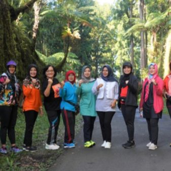 Jalan Sehat Ketua Persit KCK Koorcab Rem 071 Eksplor Wisata Baturaden