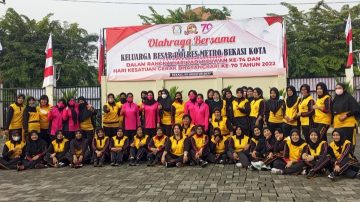 Jelang HUT Polwan Ke 74 Dan Hari Gerak Bayangkari Ke 70 Polres Bekasi Gelar Senam Bersama