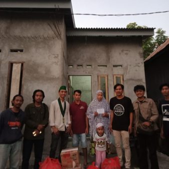 HMI dan PMII Maros kolaborasi penyaluran bantuan dana korban kebakaran.
