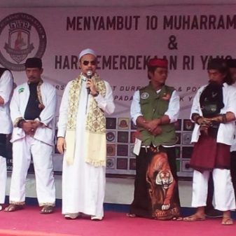 JIB, PKL Duren Sawit dan Pondok Bambu Santuni Anak Yatim Sambut 10 Muharram dan HUT RI