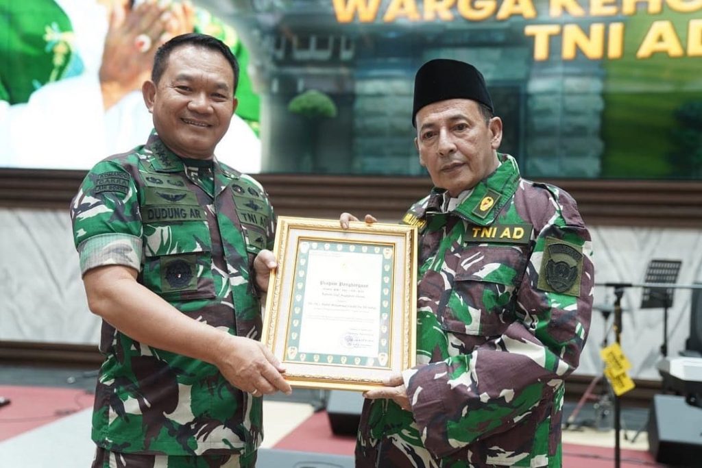Kasad Kukuhkan Habib Luthfi Sebagai Warga Kehormatan TNI AD