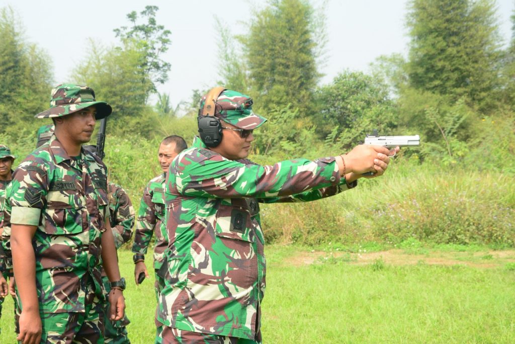 Pangdam Siliwangi Uji Coba Senjata Modifikasi Prajurit