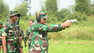 Pangdam Siliwangi Uji Coba Senjata Modifikasi Prajurit