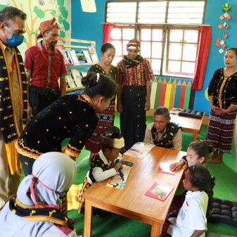 TB Pelangi Dan Pemda Nagekeo Resmikan 56 Perpustakaan SD Untuk Ribuan Anak