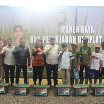 Kunker Ke Tasikmalaya, Pangdam III Siliwangi Gelar Panen Raya 