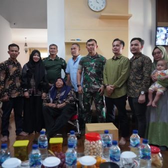 Danrem 062/TN Dampingi Pangdam Anjangsana Ke  Kediaman Anak Kartosuwiryo