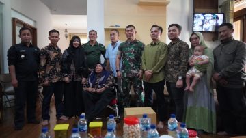 Danrem 062/TN Dampingi Pangdam Anjangsana Ke  Kediaman Anak Kartosuwiryo