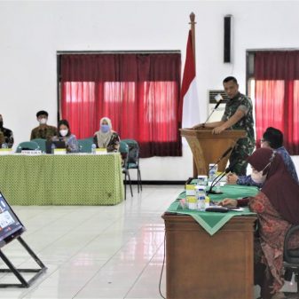 Cegah Investasi Ilegal dan Pinjaman Online, Prajurit Wijayakusuma menerima penyuluhan dari OJK Purwokerto