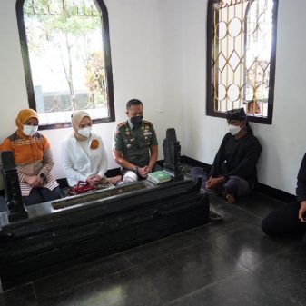 Uri-uri Sejarah dan Budaya Lokal Banyumas Serta Hormati Leluhur, Danrem 071/Wijayakusuma Kunjungi Kota Lama Banyumas