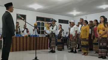 Ketua Bawaslu Sabu Raijua Lantik 18 Orang Panwascam Di Momen Sumpah Pemuda