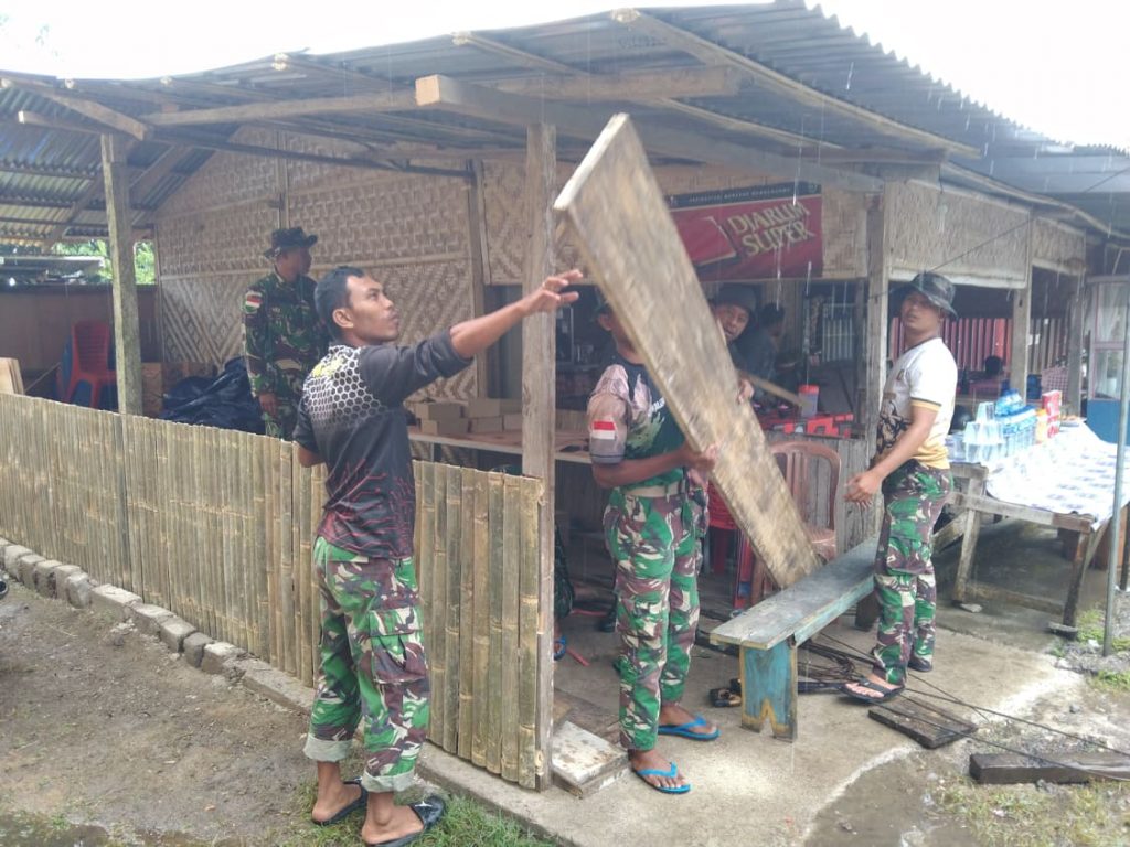 Warga Bidoa Nagekeo Apresiasi Satgas TMMD Kodim 1625 Bangun Pos Kamling