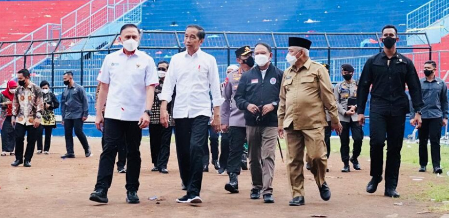 Tinjau Stadion Kanjuruhan, Presiden : Perbaiki Tata Kelola Persepakbolaan Indonesia