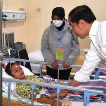 Presiden Kunjungi Korban Tragedi Kanjuruhan, 129 Keluarga Dapat Santunan