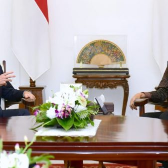 Presiden Jokowi Terima Tony Blair di Istana Merdeka