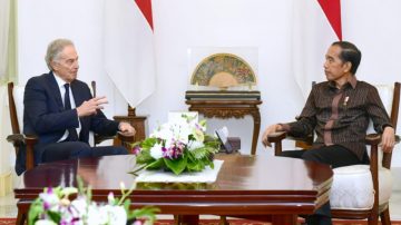 Presiden Jokowi Terima Tony Blair di Istana Merdeka