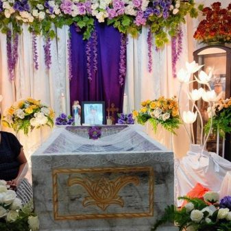 Hari Cinta Puspa, Pemakaman Jenazah Mantan Bupati Ende Paulinus Domi, 5 November