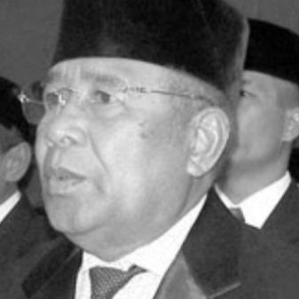 Mantan Bupati Kabupaten Ende, Drs. Paulinus Domi Tutup Usia