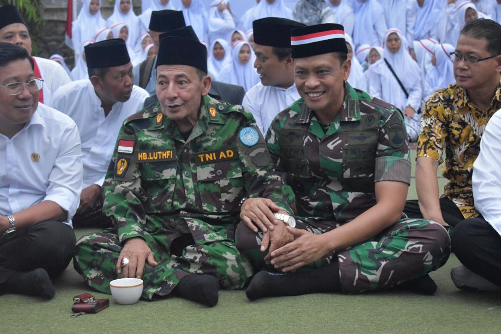Wakili Kasad, Danrem 071/Wijayakusuma Ziarah Hari Pahlawan Bersama Ulama dan Masyarakat di Kota Pekalongan