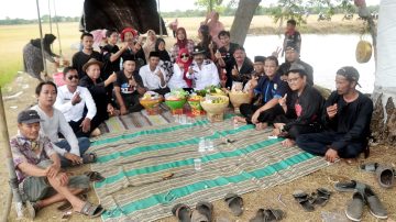 Desa Waru Gelar Adat Sedekah Bumi Buyut Kepuh Dan Buyut Pasir Beling