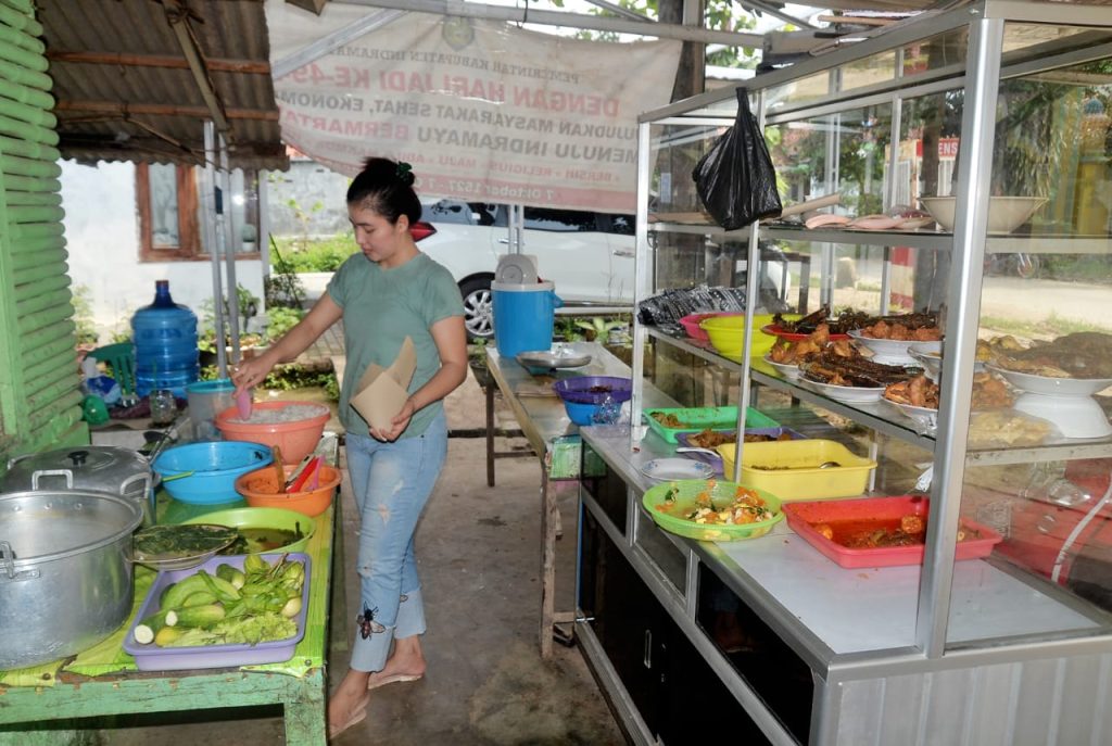 Rumah Makan Prasmanan Mimi Nul Rame Pengunjung