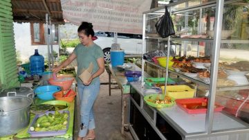 Rumah Makan Prasmanan Mimi Nul Rame Pengunjung