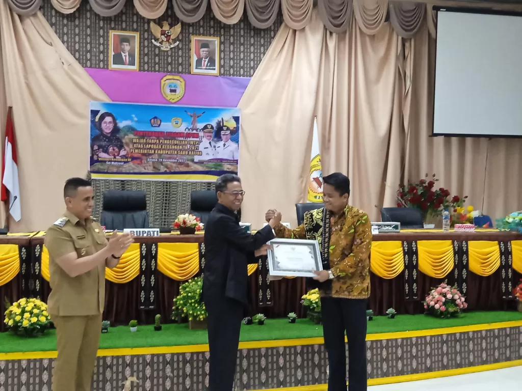 Terima Piagam Penghargaan WTP, Bupati Sabu Raijua Ajak Seluruh Elemen Berkolaborasi