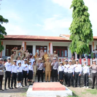 Bentuk Kesadaran Berkendara Sejak Dini, Satlantas Polres Nagekeo Lakukan Pengukuhan dan Penyematan Atribut PKS