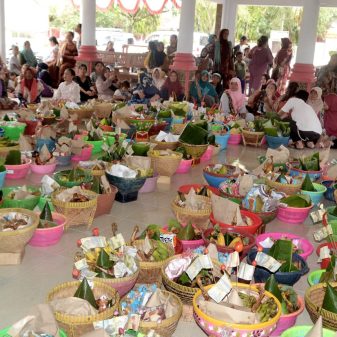 Ribuan Nasi Tumpeng Hiasi Acara Sedekah Bumi Desa Arahan Lor