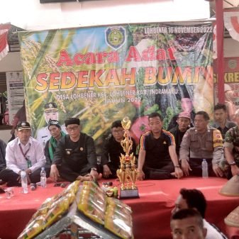 Jaran Ronggeng Ikuti  Tradisi Sedekah Bumi di Desa Lohbener