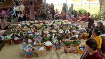 Unjungan Buyut Wira Jambu (Bayong) Desa Waru Disambut Antusias Warga