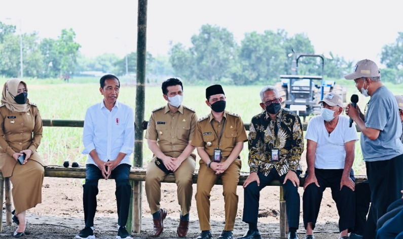 Tinjau Penanaman Tebu di Mojokerto, Presiden : Varietas Baru Hasil Luar Biasa