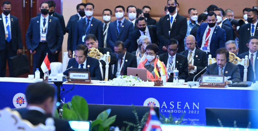 Hadiri KTT ASEAN–Jepang, Presiden Jokowi Dorong Pengembangan Ekosistem Kendaraan Listrik