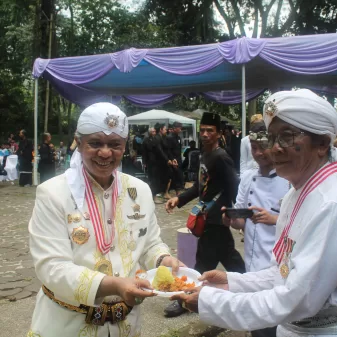 ADA POLITIK ADU DOMBA DEVIDE ET IMPERA DI BALIK PELARANGAN IBADAH NATAL