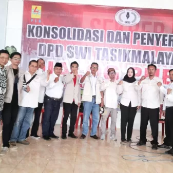 Serah Terima SK Pengurus DPD SWI Tasik Raya, Deden Deni: Jaga Marwah Profesi