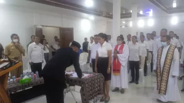 Ketua KPUD Sabu Raijua Lantik Anggota PPK Se-Kabupaten Sabu Raijua 