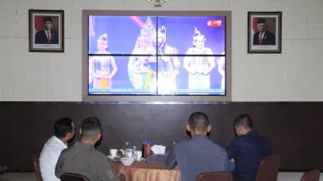 Kapolres Tasikmalaya Kota Bersama Forkopimda, Nobar Live Streaming Wayang Orang di Makodim 0612 Tasikmalaya