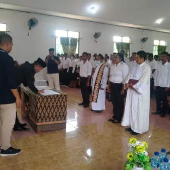 Lantik Anggota PPS Se-Kabupaten Sabu Raijua, Ketua KPU Tegaskan Jaga Netralitas