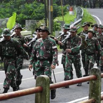 Ratusan Prajurit Kodim 0613/Ciamis Lakukan Napak Tilas ke Tugu Panji Siliwangi