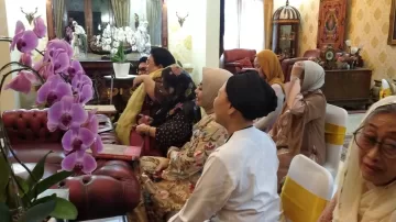 Jumat Mengaji Di Kediaman Karlina Damirie