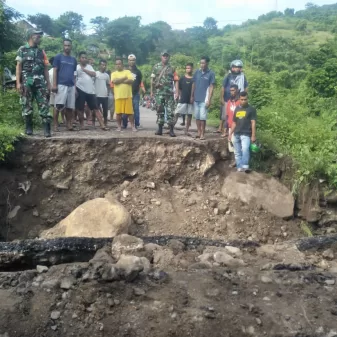 Pantura Ende Flores : Akses Jalan Maurole – Maumere Putus Di Lokalande Tou