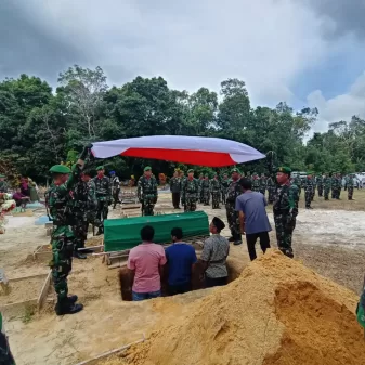 Prosesi Pemakaman Sertu Syeprianto Anggota Koramil 02 MANGGAR Belitung Timur, Berlangsung Hikmat