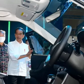 Presiden Jokowi : Penggunaan Kendaraan Listrik Akan Jadi Tren Dunia