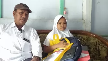 TA Komisi X DPR RI Kurangin Beban Jennah Siswi SDN 03 Jamintoro Jember