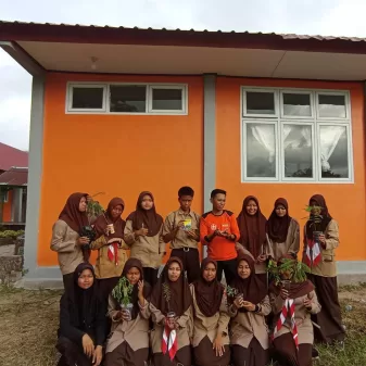 Kegiatan Penanaman Pohon Ambalan Tunas Pioneer UPT SMAN 3 Pinrang