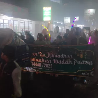 Warga Cibitung Bekasi, Sambut Bulan Suci Ramadhan 1444H dengan Tradisi Pawai Obor
