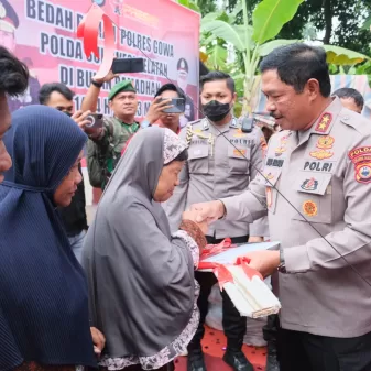 Kapolda Sulsel Wujudkan Rumah Layak Huni Bagi Dhuafa
