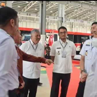 Bupati Pinrang Hadiri Peresmian Jalur Kereta Api Lintas Makasar Pare Yang Diresmikan Oleh Presiden RI