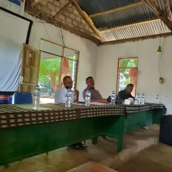 Camat Sabu Timur Gagas Gerakan Jumad Bersih dan Jumad Menanam