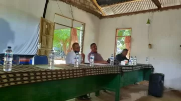 Camat Sabu Timur Gagas Gerakan Jumad Bersih dan Jumad Menanam